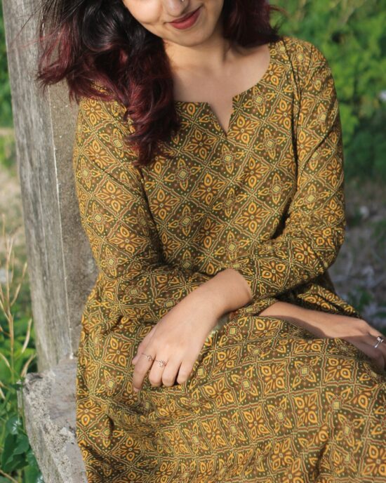 Ruhi kurta